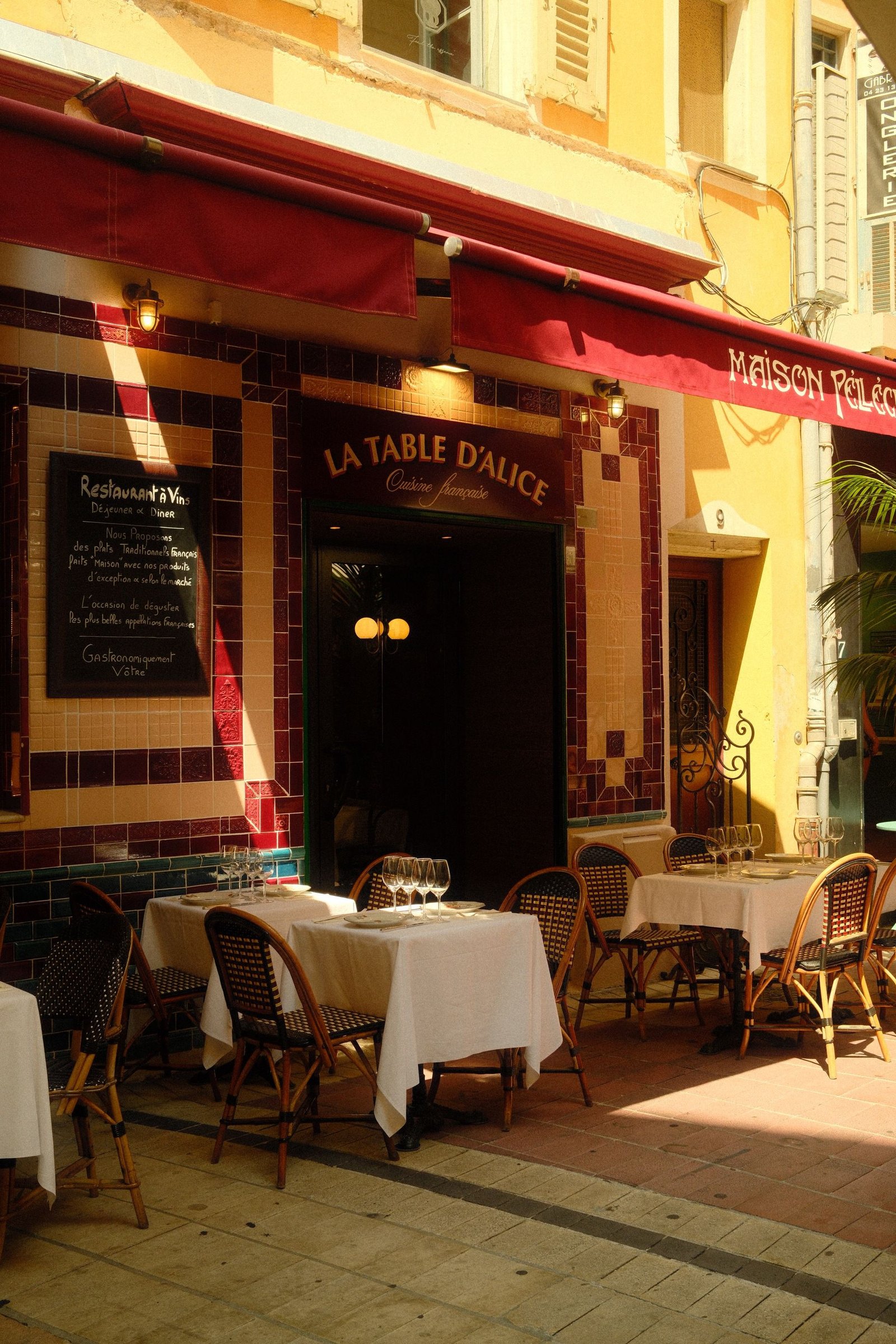 French Street Restaurant Aesthetic Wallpaper